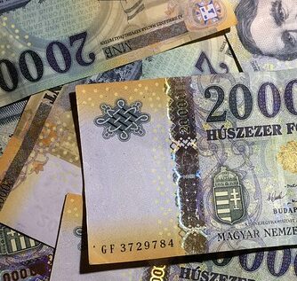 kata es forint veszteseg